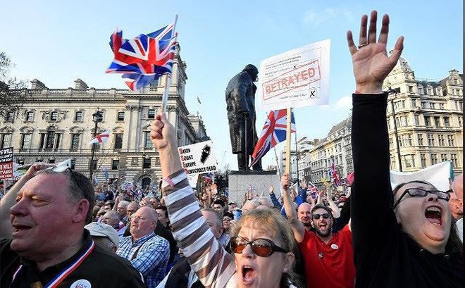 Des conservateurs refusent de soutenir la décision de report du Brexit - ảnh 1