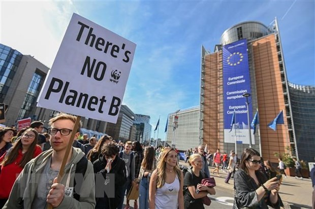 Plus d'un million de jeunes dans les rues du monde pour le climat - ảnh 1