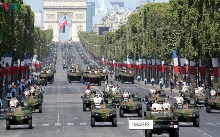 14 juillet: La France rend hommage aux soignants - ảnh 1