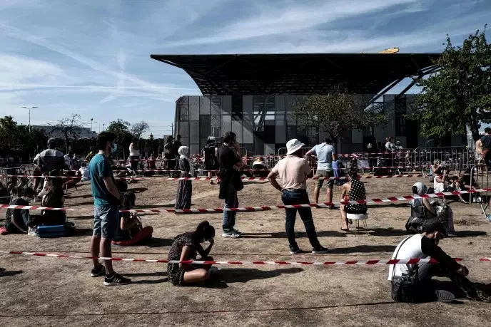 France: la durée d'isolement réduite à 7 jours au lieu de 14  - ảnh 1