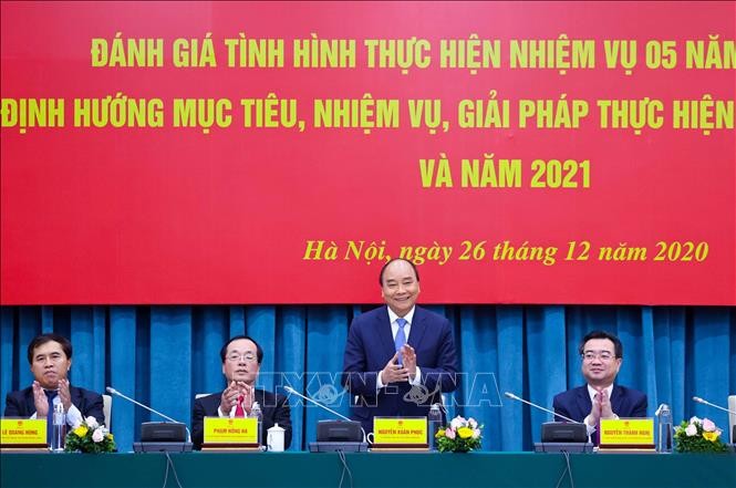 Nguyên Xuân Phuc à la conférence bilan du secteur de la construction - ảnh 1