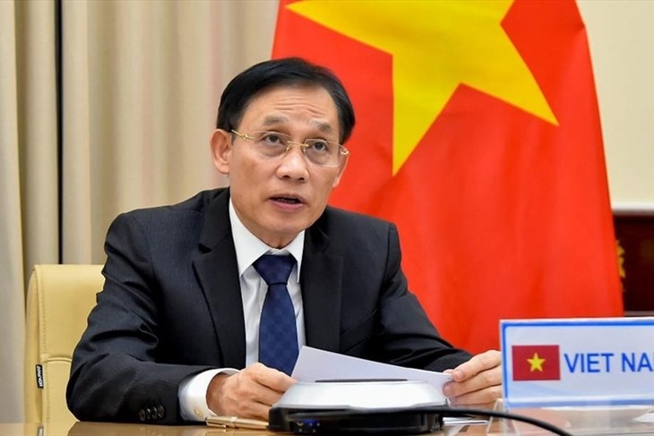 Lê Hoài Trung: maintenir un environnement pacifique et stable au service du  développement national - ảnh 1