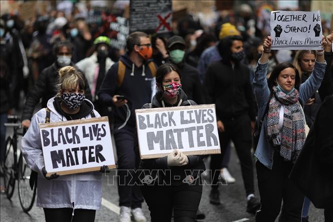 Royaume-Uni: Il faut faire plus contre le racisme - ảnh 1