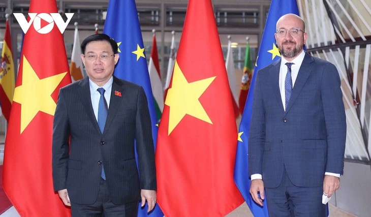 Vuong Dinh Huê en visite au Parlement européen - ảnh 1