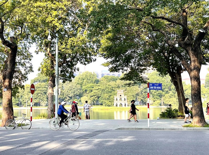 Hanoi autorise la réouverture de plusieurs activités à partir du 14 octobre - ảnh 1