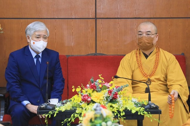 Dô Van Chiên présente ses vœux à l’Église bouddhique du Vietnam - ảnh 1