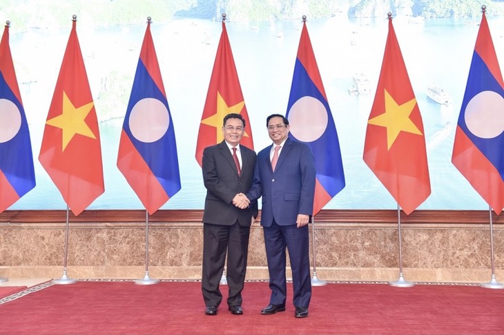 Le président de l’Assemblée nationales laotienne reçu par Pham Minh Chinh - ảnh 1