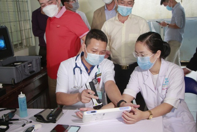 Danang: création d’un premier dispensaire ambulant dans les parcs industriels - ảnh 1