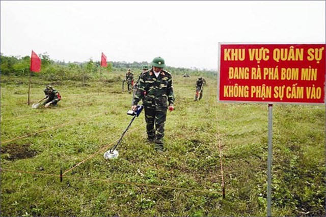 Lang Son s’efforce de réparer les dégâts causés par les bombes et les mines - ảnh 1