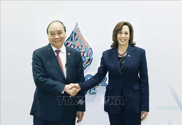 Nguyên Xuân Phuc rencontre Kamala Harris à Bangkok - ảnh 1