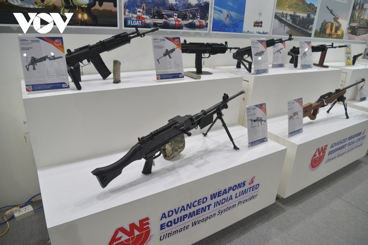 Salon international de la défense: exposition d’armes dernier cri - ảnh 1