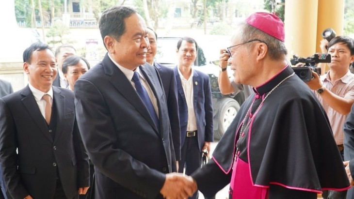 Trân Thanh Mân formule ses vœux de Noël aux catholiques de Huê - ảnh 1