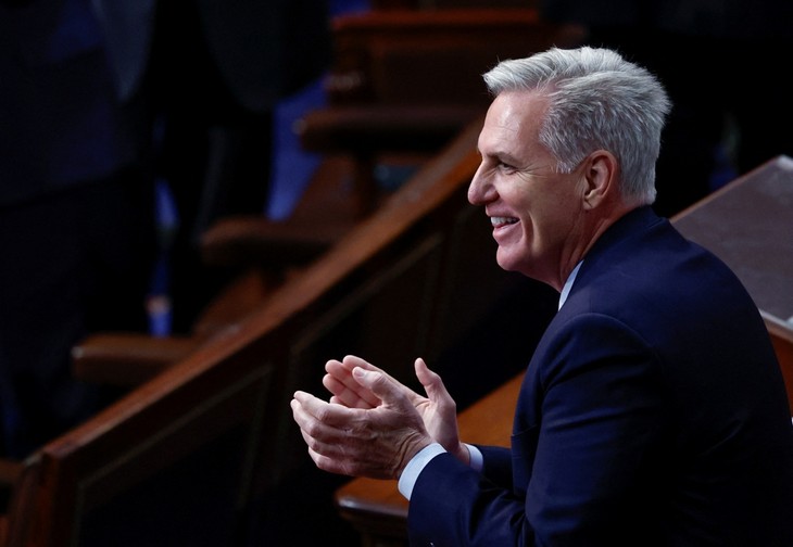 États-Unis: Kevin McCarthy succède à Nancy Pelosi à la tête de la Chambre des représentants - ảnh 1