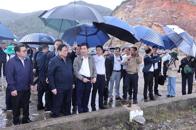 Pham Minh Chinh visite des chantiers à Phu Yên - ảnh 1