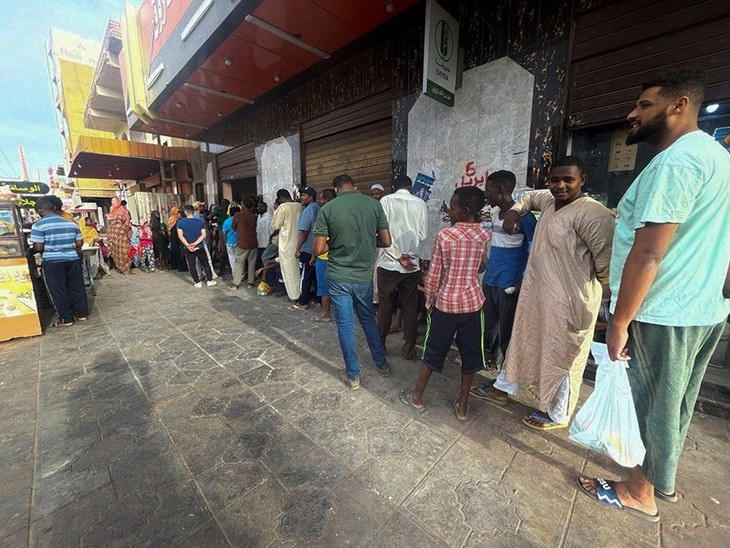 Conflits au Soudan: près de 20.000 personnes ont fui au Tchad - ảnh 1