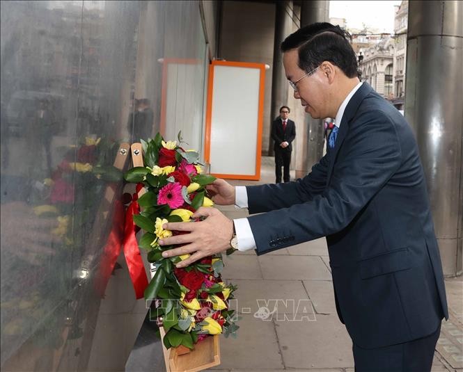 Vo Van Thuong rencontre des Vietnamiens au Royaume-Uni - ảnh 1