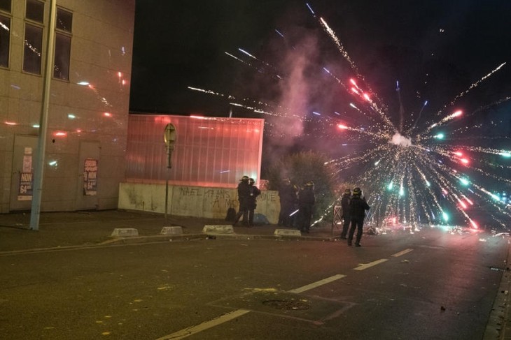 Un 14 juillet sous haute sécurité, en France: 45.000 policiers et gendarmes déployés sur le territoire - ảnh 1