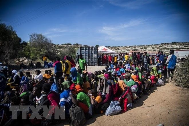 Ursula von der Leyen présente un plan d’urgence pour soutenir l’Italie face à l'importante arrivée de migrants - ảnh 1