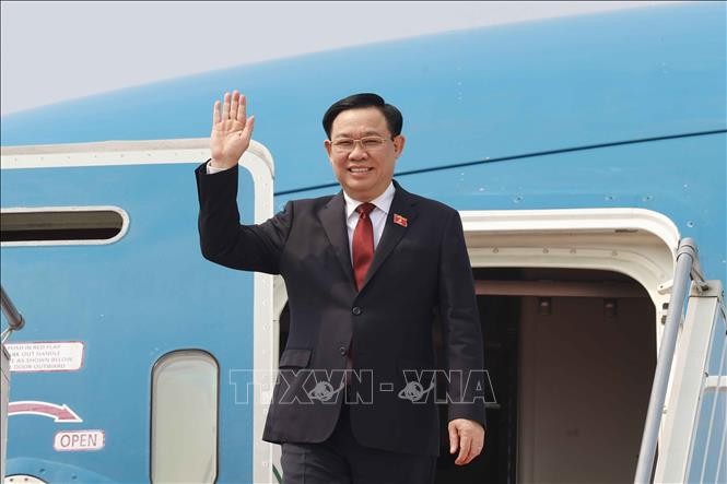 Vuong Dinh Huê en visite officielle au Bangladesh et en Bulgarie - ảnh 1