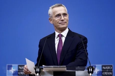 Jens Stoltenberg: l'OTAN n'a pas l'intention d'envoyer des forces de combat en Ukraine - ảnh 1