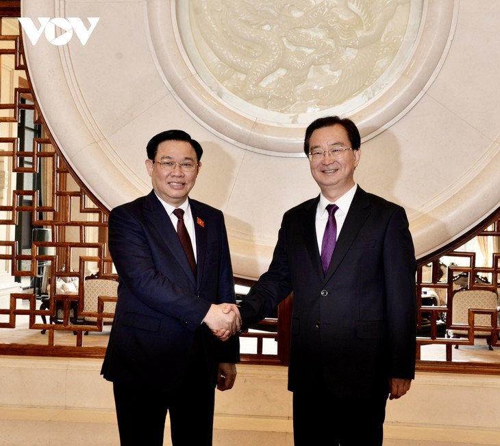 Vuong Dinh Huê rencontre Wang Ning - ảnh 1