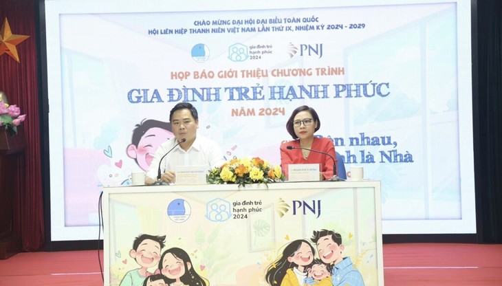 La Journée de la famille vietnamienne célébrée dans plusieurs localités - ảnh 1