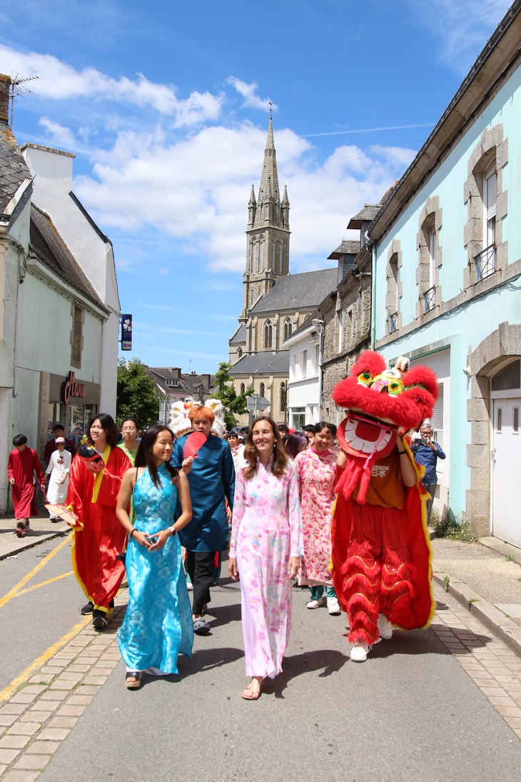 Toucher Arts 2024: Découvrir la culture vietnamienne au prisme des jeunes - ảnh 12