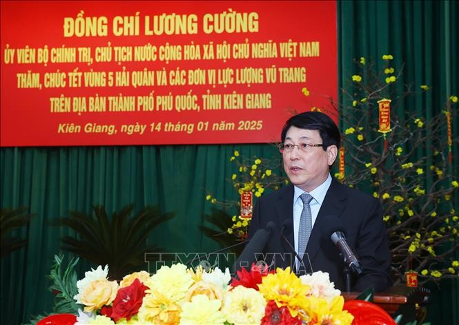 Têt: Le président Luong Cuong encourage les habitants et militaires à Phu Quôc - ảnh 1