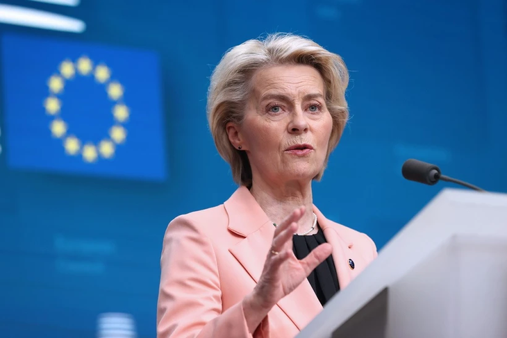 Ursula von der Leyen se rendra en Ukraine pour le troisième anniversaire du conflit - ảnh 1