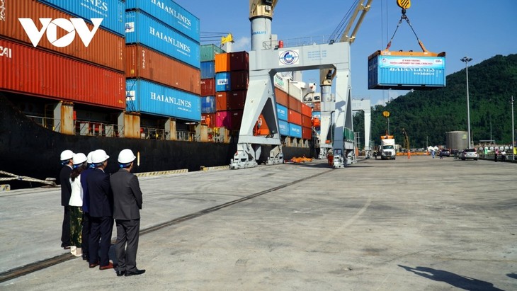 Le Vietnam mise sur les ports verts pour renforcer sa compétitivité - ảnh 1