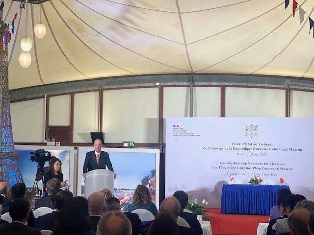 Neuf accords signés pour dynamiser les relations Vietnam - France - ảnh 2