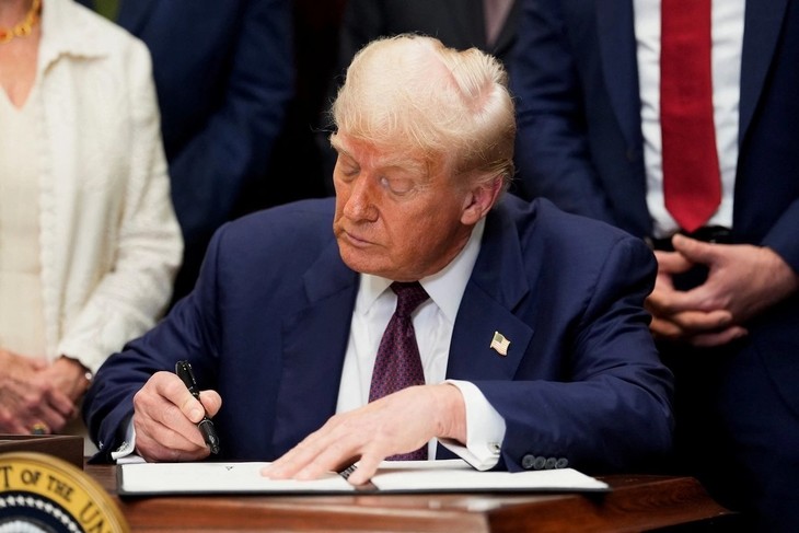 Donald Trump impose des droits de douane modulés de 10% à 41% - ảnh 1