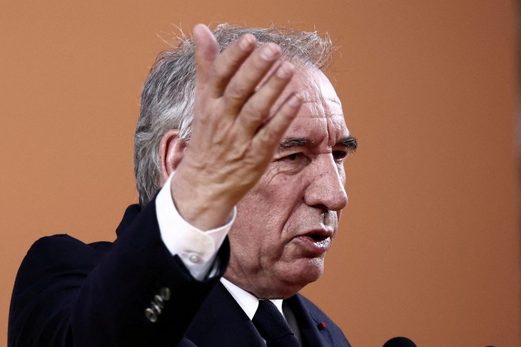 France: François Bayrou cherche à éviter la chute de son gouvernement - ảnh 1