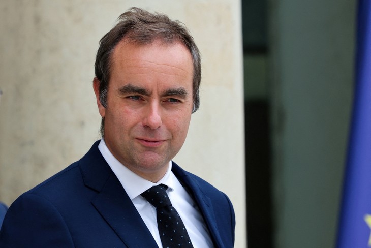 Pham Minh Chinh félicite Sébastien Lecornu - ảnh 1