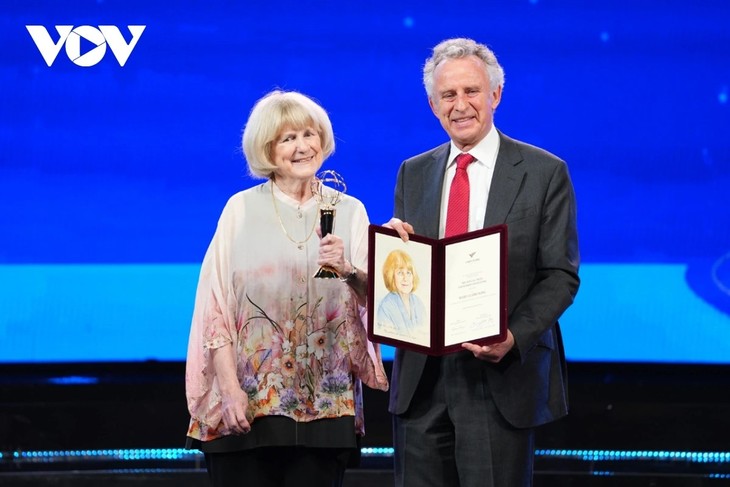 Cérémonie de remise des prix VinFuture   - ảnh 2