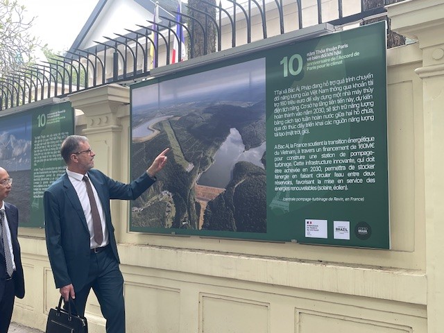 Le 10ᵉ anniversaire de l’Accord de Paris sur le climat célébré à Hanoï - ảnh 1