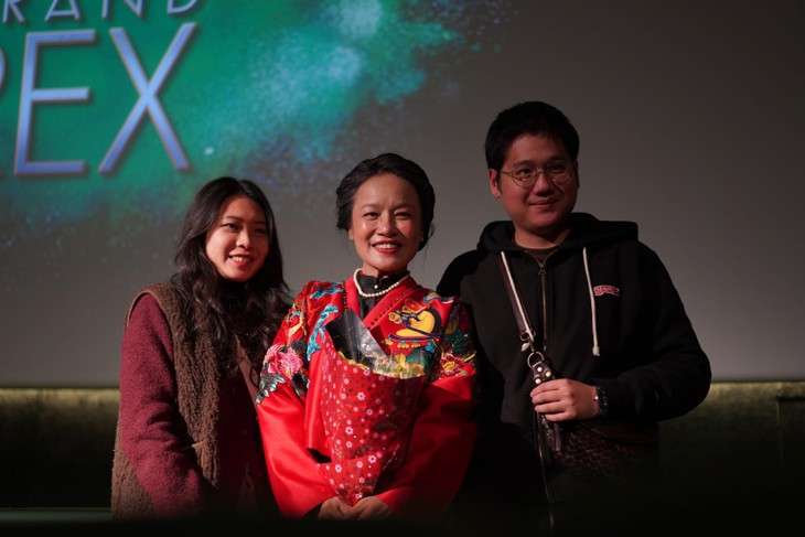 L’actrice Tú Oanh illumine la Semaine du cinéma vietnamien à Paris - ảnh 4