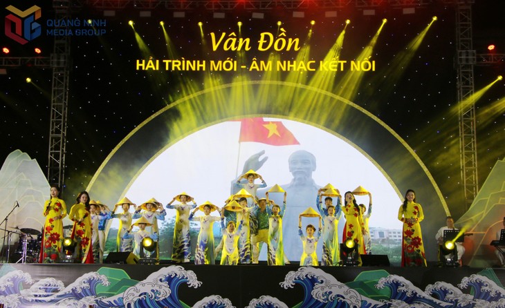 Concert «Vân Dôn – Nouvelle traversée maritime, la musique en partage» - ảnh 1