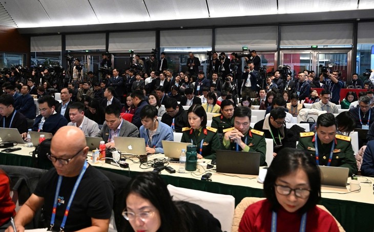 Le Vietnam entend contribuer activement à l’intégration internationale et poursuivre résolument l’œuvre du Renouveau - ảnh 4