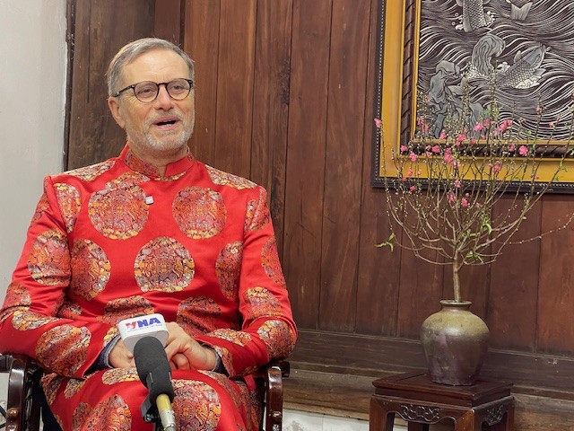 Têt du Cheval: L’ambassadeur de France accueille le printemps sous les couleurs de l’amitié franco-vietnamienne - ảnh 7