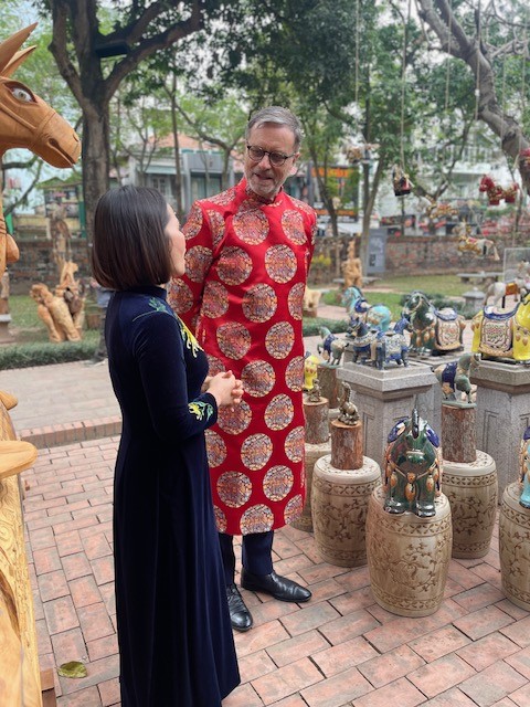 Têt du Cheval: L’ambassadeur de France accueille le printemps sous les couleurs de l’amitié franco-vietnamienne - ảnh 6