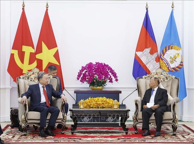 Tô Lâm rencontre le président d’honneur du Parti du peuple cambodgien - ảnh 1