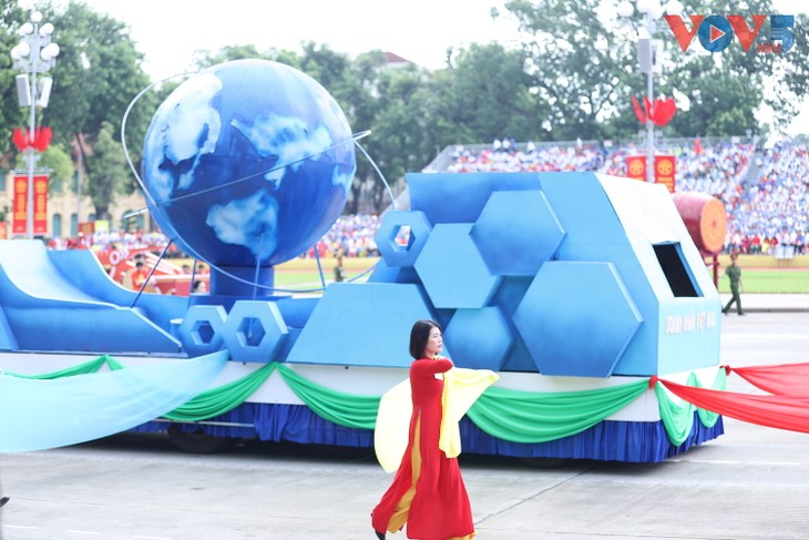 Le printemps des ambitions d'un Vietnam ouvert sur le monde - ảnh 1