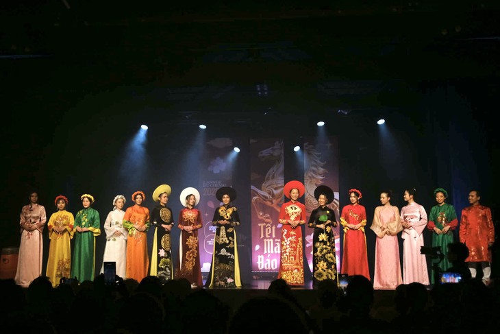 Quand le Têt vietnamien illumine la ville de Lorient - ảnh 6