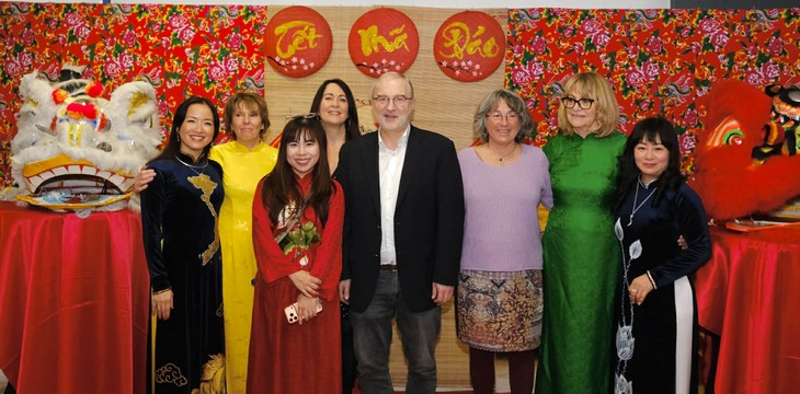 Quand le Têt vietnamien illumine la ville de Lorient - ảnh 7