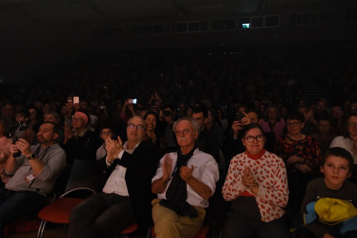 Quand le Têt vietnamien illumine la ville de Lorient - ảnh 5