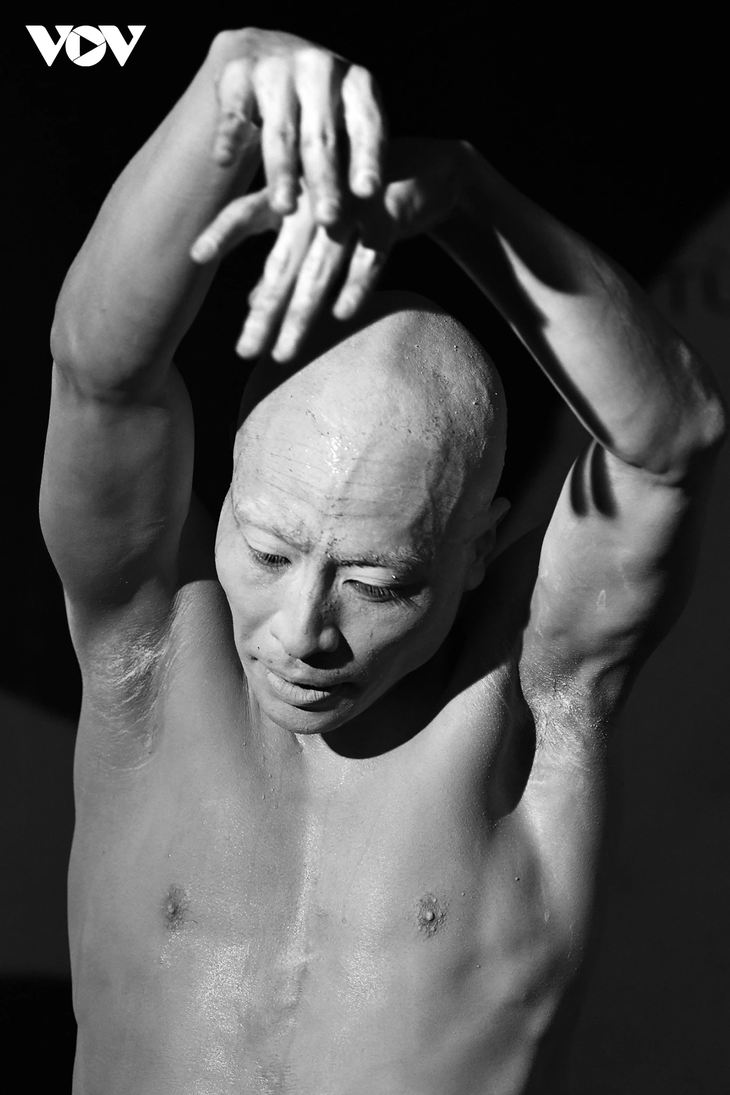 Butoh - Nghệ thuật khám phá chuyển động cơ thể độc đáo của Nhật Bản - ảnh 5