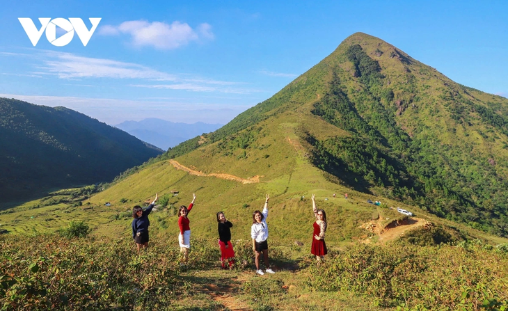 Lên biên giới Bình Liêu ngắm lúa vàng, lau trắng - ảnh 9