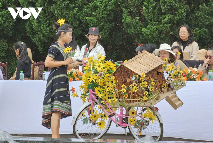 Tình yêu môi trường qua những xe đạp hoa Đà Lạt - ảnh 6