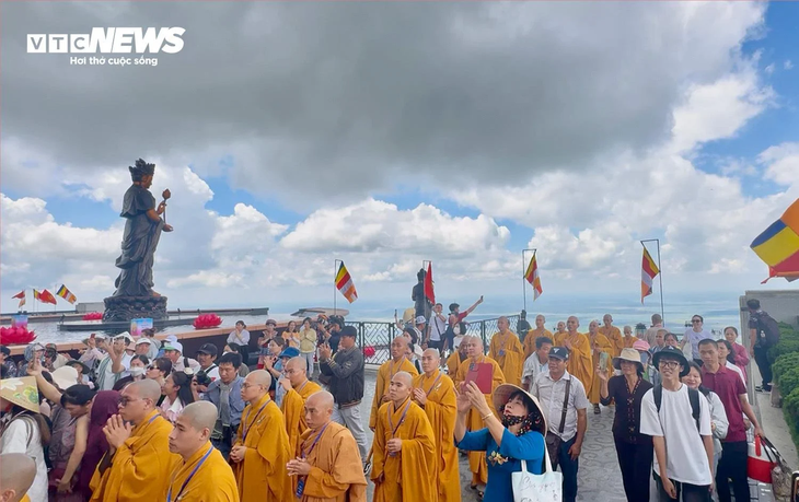 Cung nghinh Xá lợi Đức Phật lên đỉnh núi Bà Đen, Tây Ninh - ảnh 6